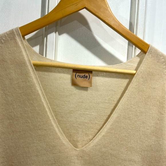 Nude Wool Cashmere V Neck Sweater in Tan - Size 46/US 10 - Picture 3 of 10